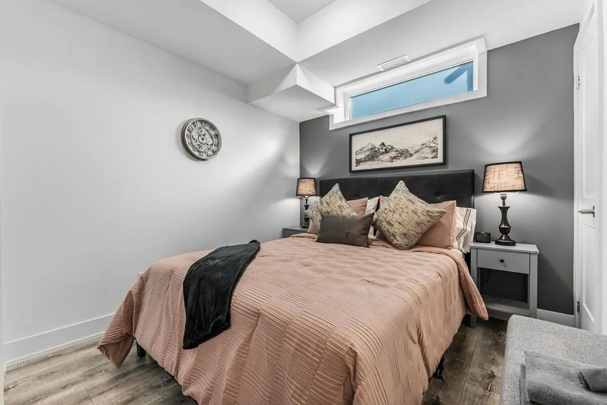 New Stylish 1Br Apartment With Bbq And Situated Close To The Falls And Can Sleep 4 Guests 尼亚加拉瀑布城